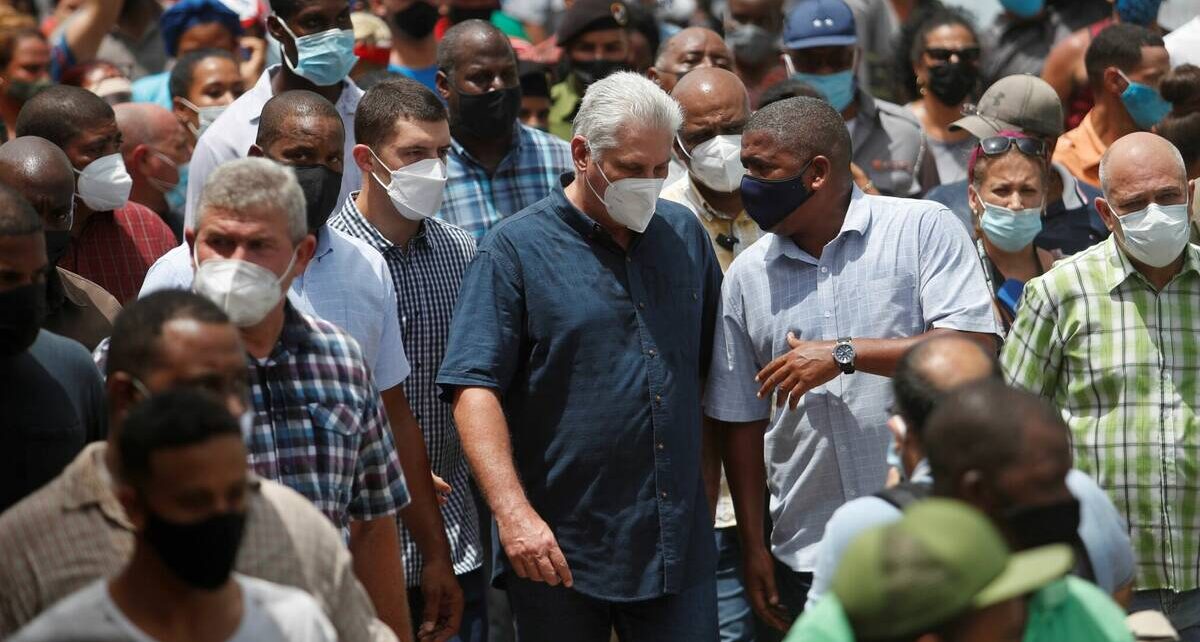 LLEVAMOS AÑOS EN ESTE GRUPO PIDIENDO TRES COSAS SIMPLES: FLEXIBILIZAR EN LA ADUANA LA ENTRADA DE COMIDA, MEDICAMENTOS Y PANELES SOLARES A CUBA Cubatravelcorp