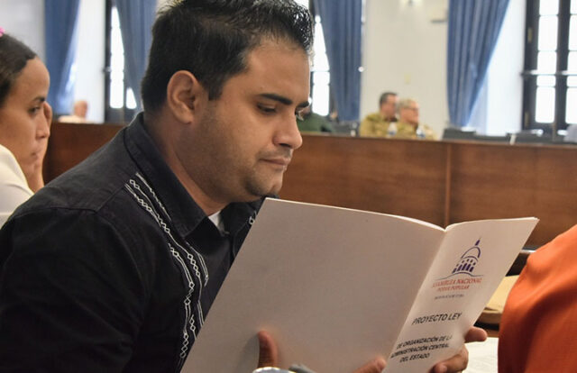 Diputados cubanos examinan «Código de Trabajo» y «De Organización de la Administración Central del Estado» (+Post y Fotos)