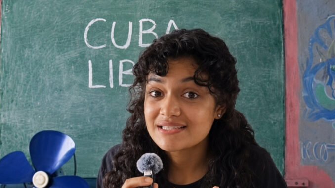 La PNR retiene doce horas a la activista Ana Sofía Benítez