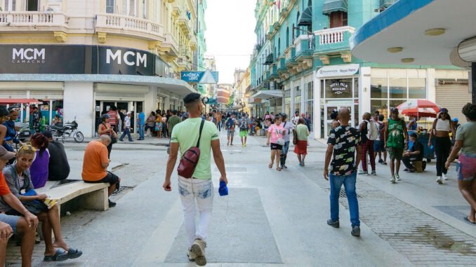 Empresas estatales podrán fijar salarios y precios