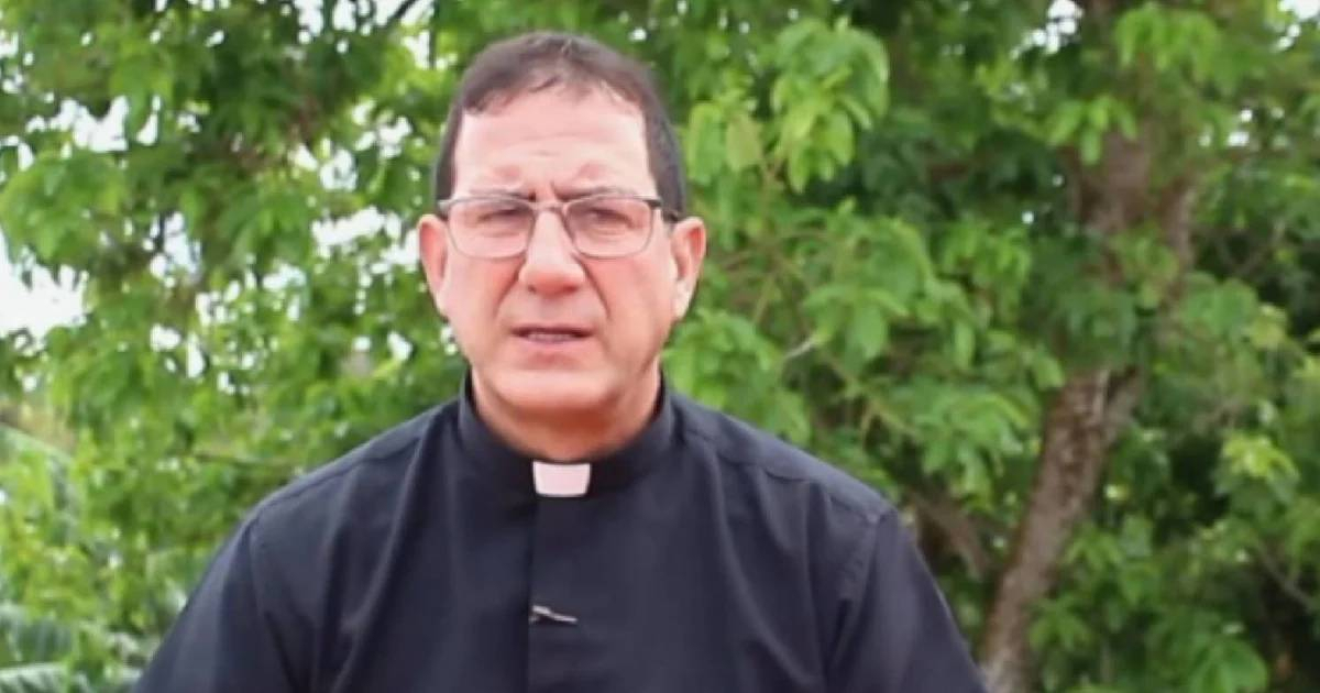 Padre Alberto Reyes: «Cuba es un país en guerra»; «es tanta la lucha, que ya ni te das cuenta»