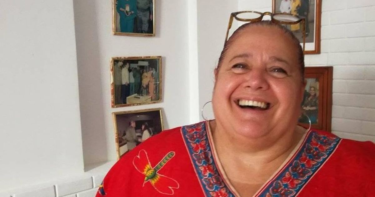 Felicita Díaz-Canel a Bárbara Betancourt, vocera incondicional del régimen, por Premio Nacional de Radio – CiberCuba
