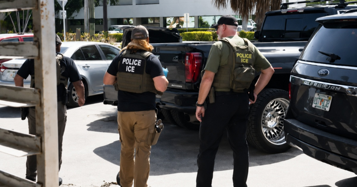 Se encerró con sus empleados, desafió a ICE y terminó esposado frente a toda su comunidad en Florida