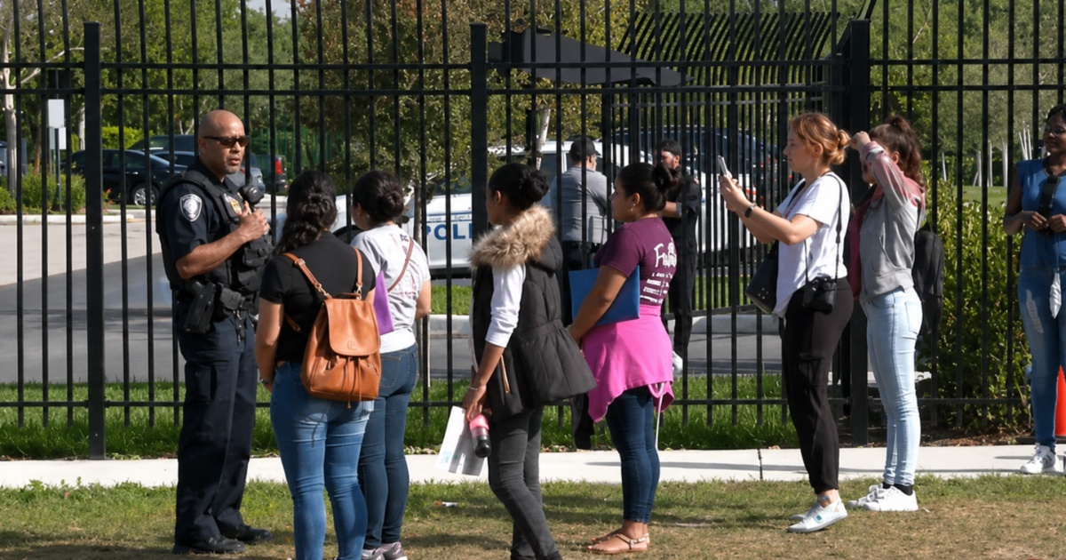 Migrantes denuncian hasta 10 días de detención en Miramar pese al límite oficial de 72 horas