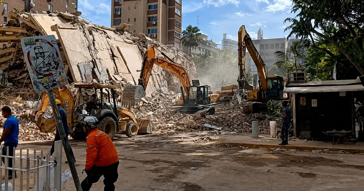 Suben a 4,490 los muertos confirmados tras terremotos en Venezuela