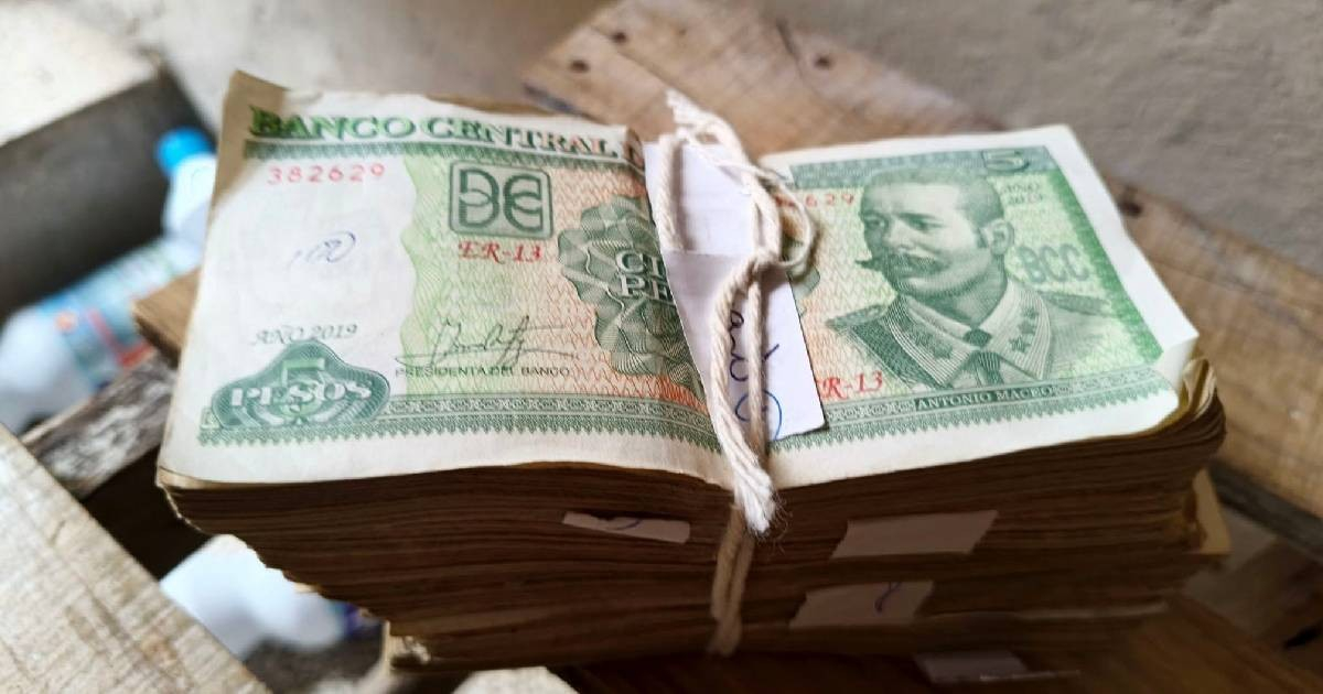 Cubano denuncia que le pagaron el salario con billetes de 5 pesos – CiberCuba