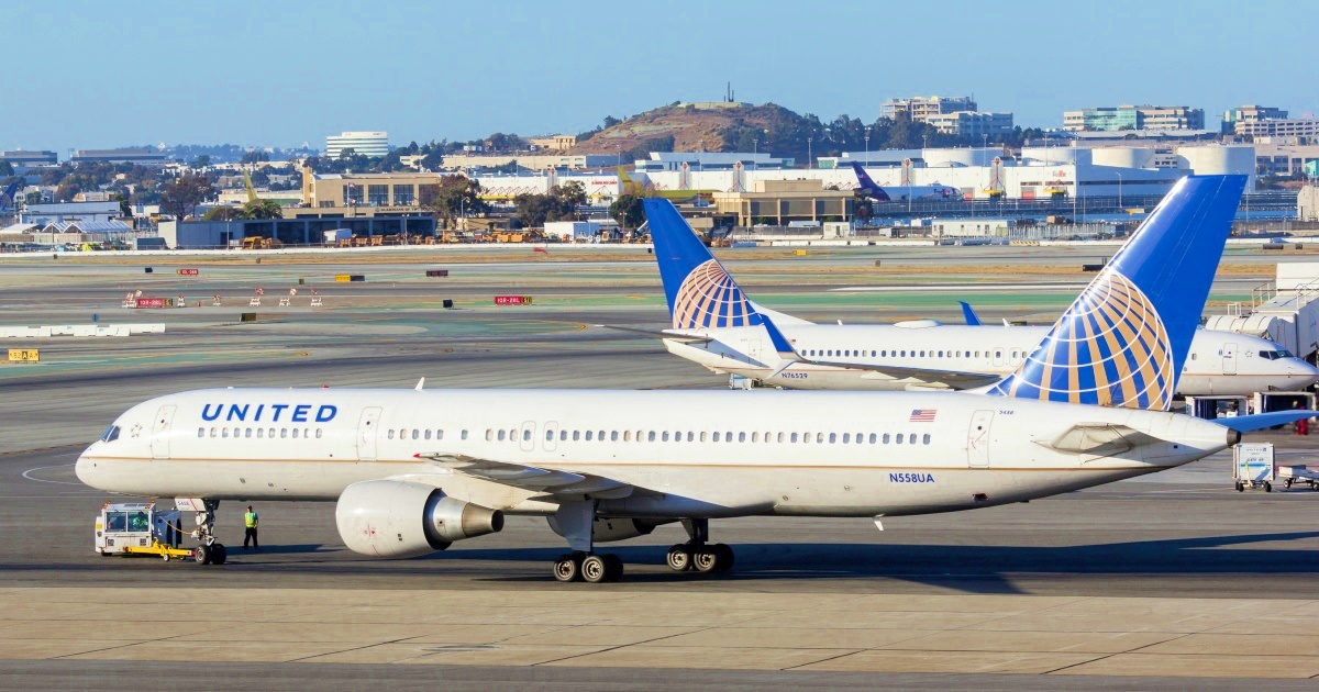 United Airlines encuentra solución para el asiento que nadie quiere