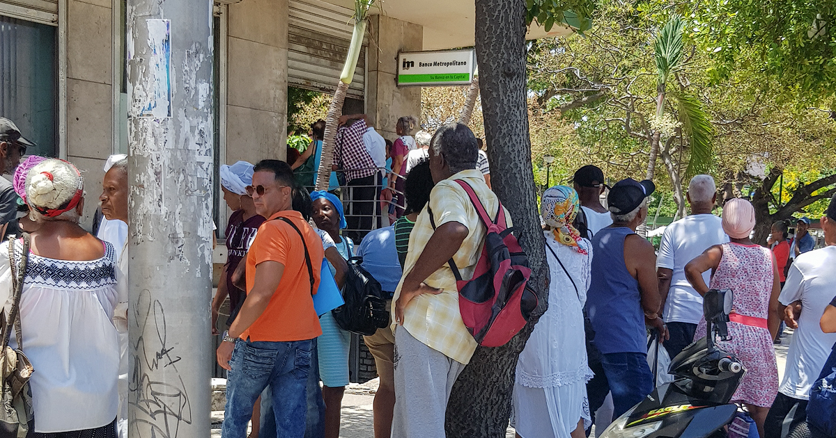 Cuando una sociedad deja de mirar, otros deciden por ella