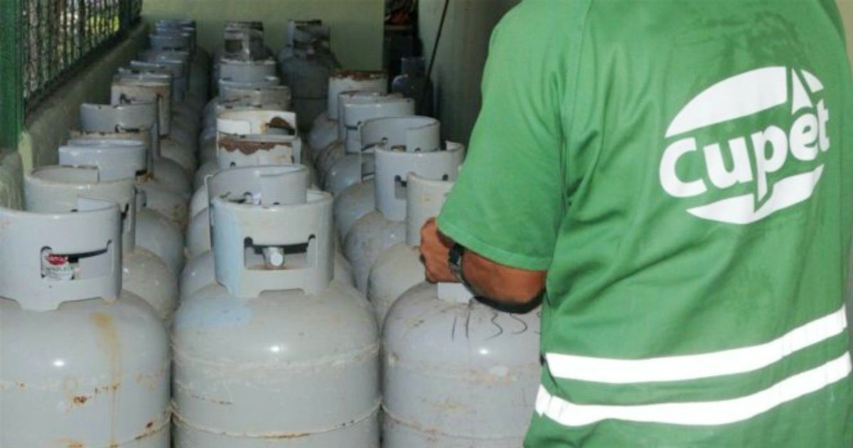 «Eso no existe, da igual»: Cubanos reaccionan al nuevo precio de 350 CUP de la balita de gas