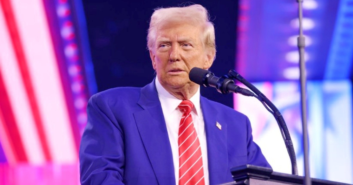 Trump asegura que documentos desclasificados revelan vulnerabilidades en las elecciones de EE.UU.