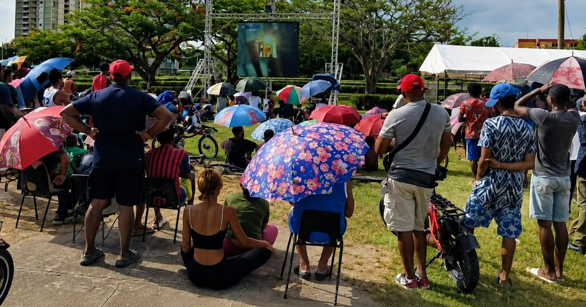«Feliz y próspera miseria»: Cubana cuestiona que se grite por un gol de Argentina y no por los apagones y… – CiberCuba