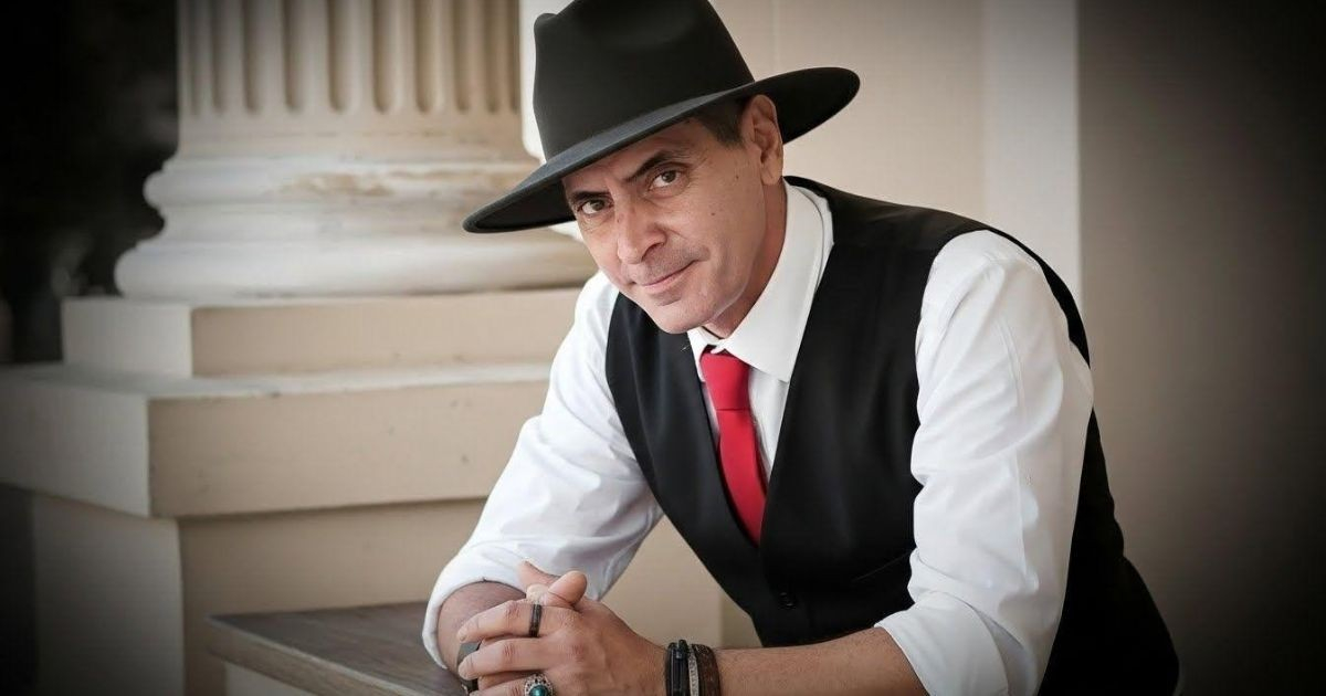 Muere a los 52 años el escritor Álex Padrón, «referente imprescindible de la novela negra cubana»