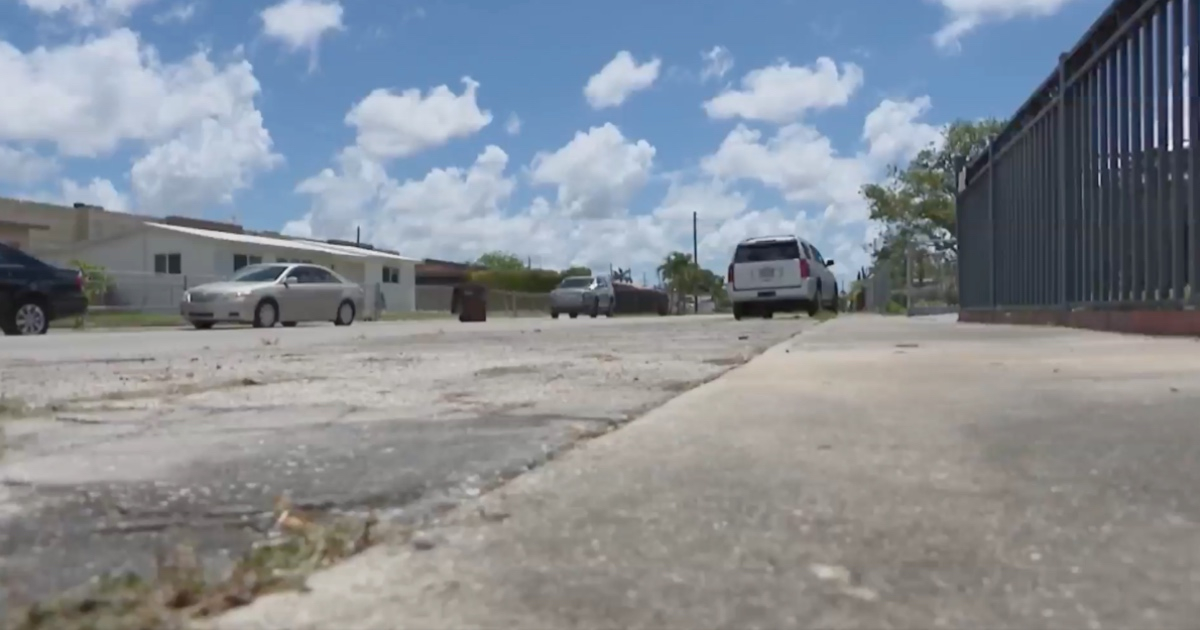 Hialeah promete buscar ayuda para propietarios afectados por polémica ordenanza y pausa las multas