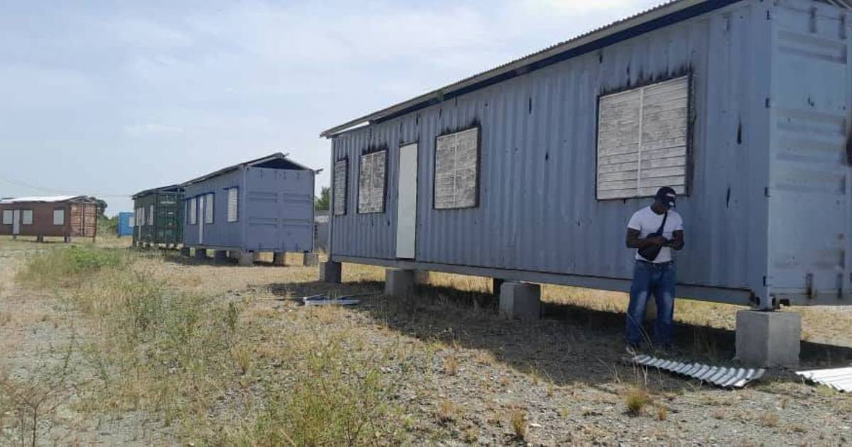 Para celebrar el 26 de Julio, el régimen presume casas hechas con contenedores