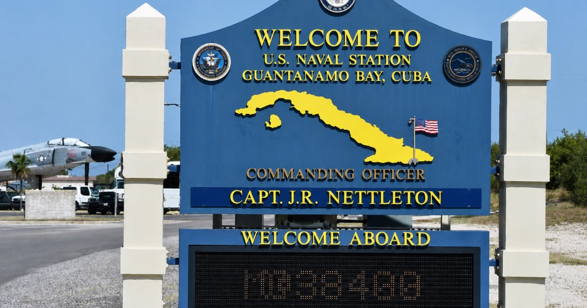 Trump estudia ampliar los centros de detención para inmigrantes en 14 lugares, incluida la base de Guantánamo