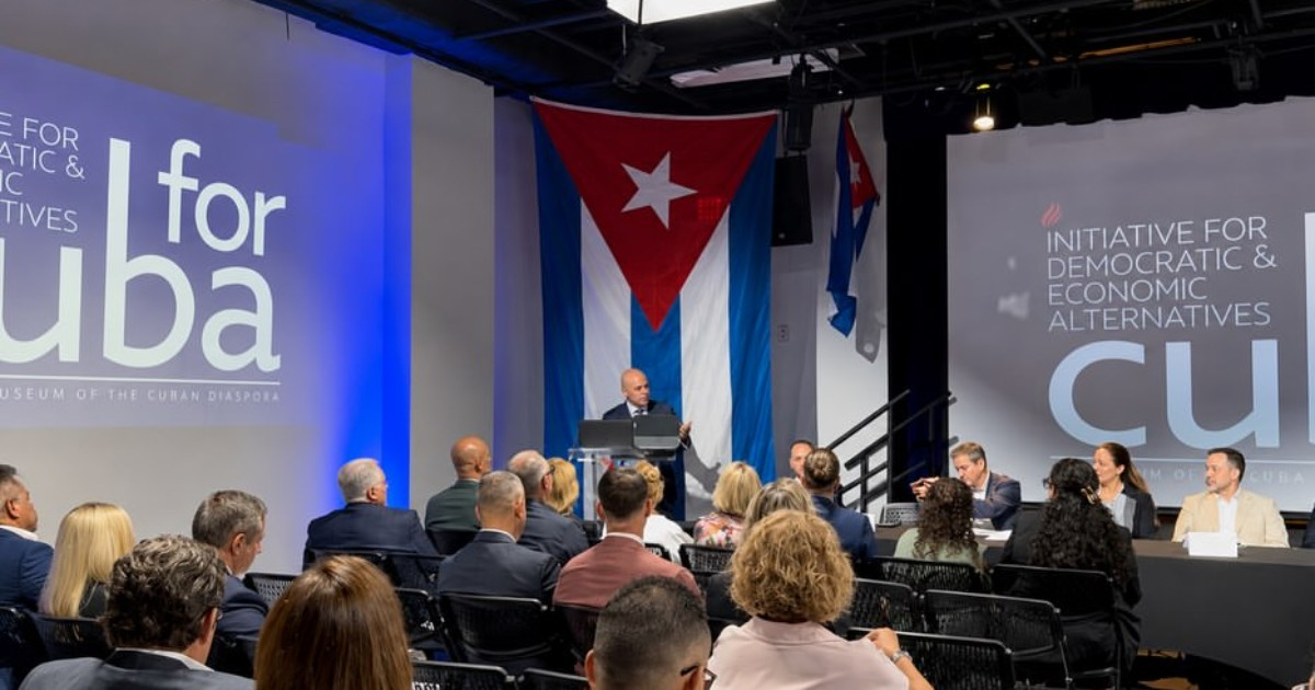 Expertos cubanos en Miami debaten sobre la reconstrucción de Cuba cuando caiga el régimen – CiberCuba