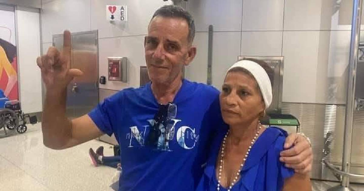Dos años después del destierro, Lázaro Yuri Valle Roca y su esposa siguen sin documentos en Estados Unidos