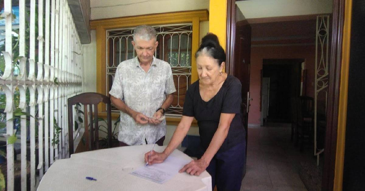 «Esperemos que ese camino no sea como la utopía»: Cubanos ante el pago de la chequera