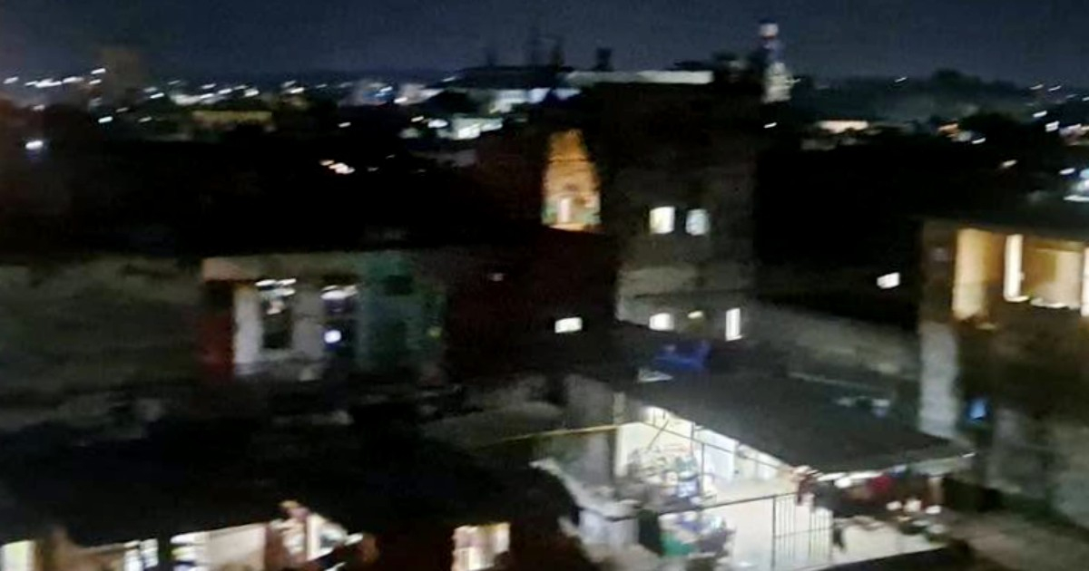 Convocatoria nacional a cacerolazo deja imágenes inusuales de barrios enteros iluminados en La Habana