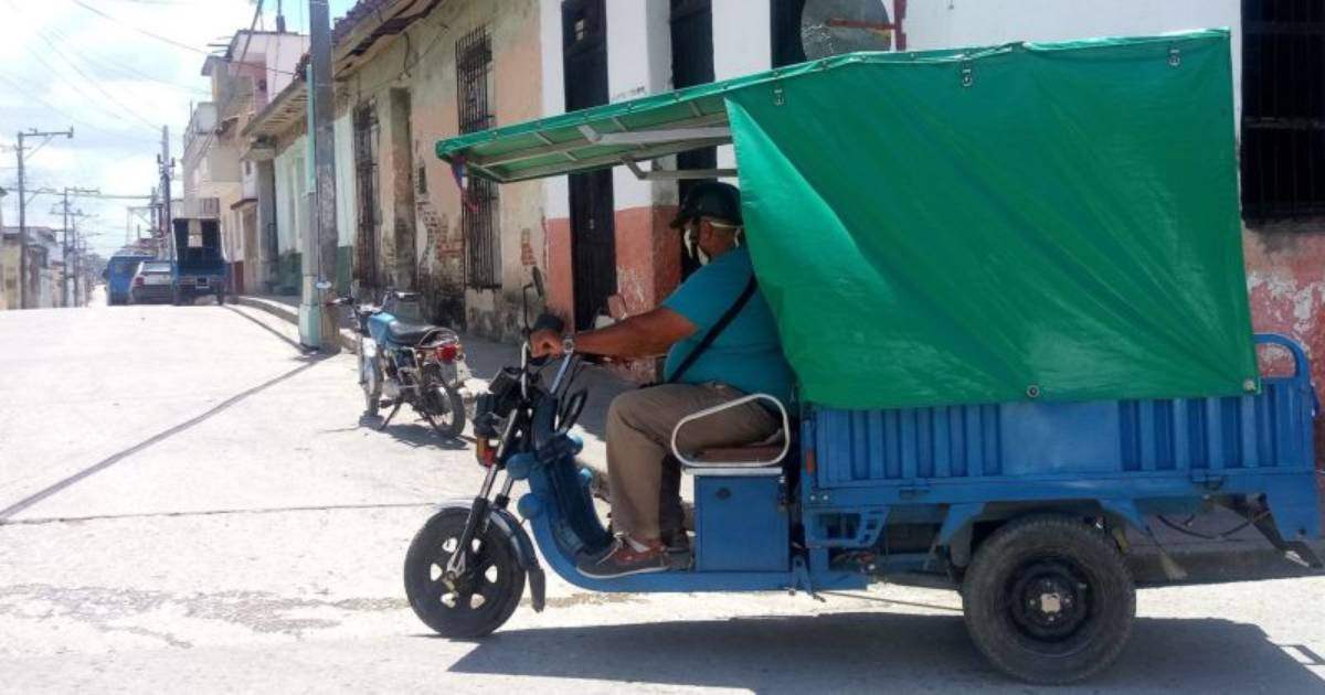 Primero los dejaron proliferar; ahora amenazan con “reprimir” a los triciclos eléctricos en Sancti Spíritus