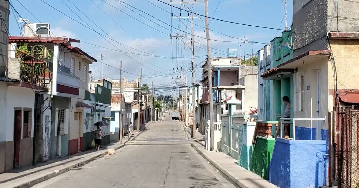 Vecinos de La Cumbre en Versalles llevan más de 104 horas sin electricidad ni agua