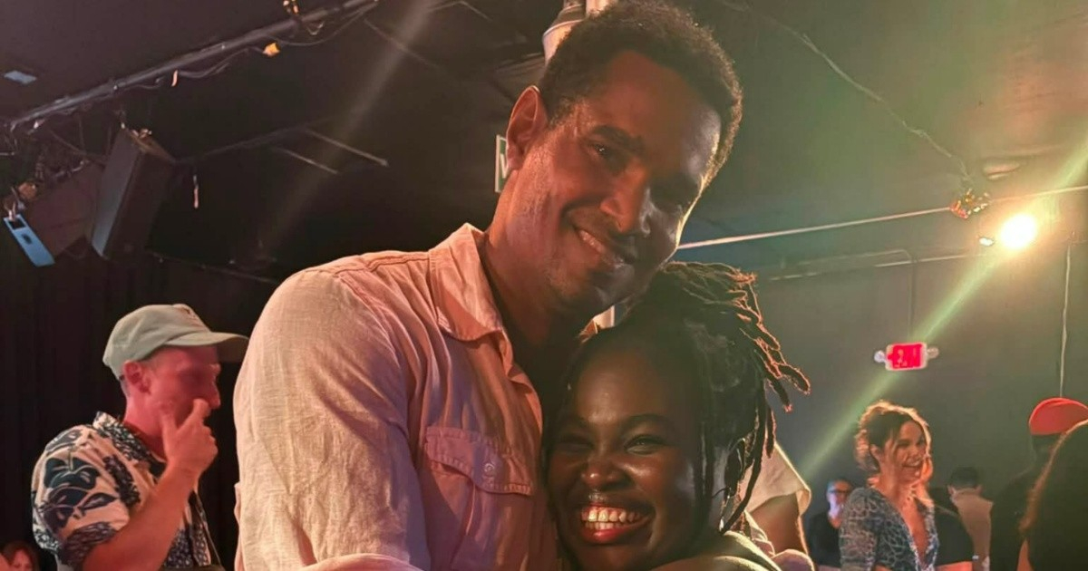 Emotivo encuentro: Luis Manuel Otero asiste a concierto de Daymé Arocena en Miami