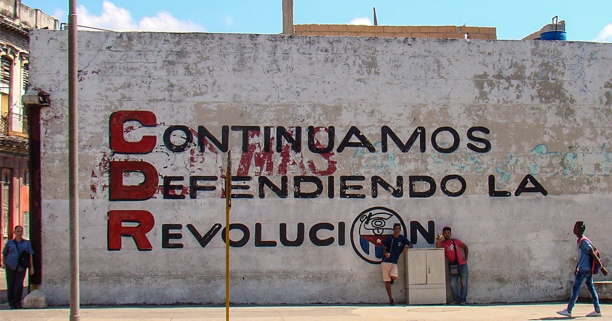 La destrucción de la sociedad civil: Cuando el Estado convierte a todos en dependientes