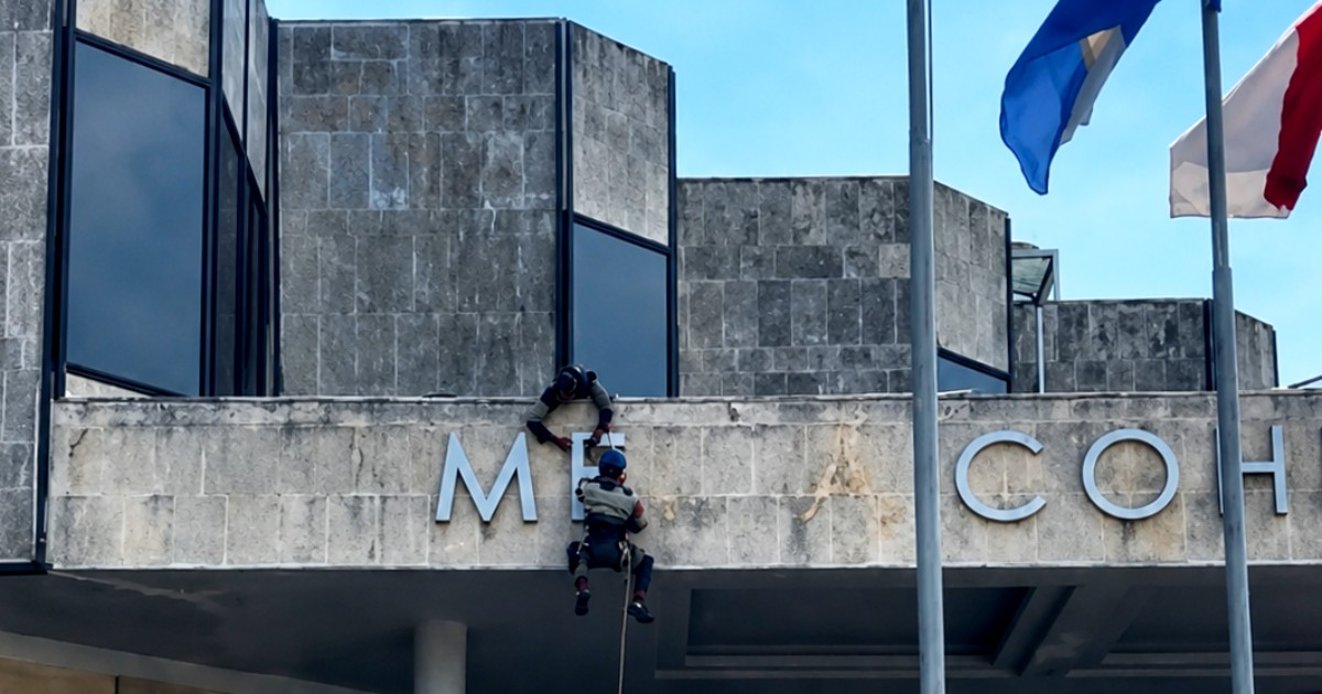Quitan el cartel de Meliá en el Hotel Cohiba: El símbolo visual del fin de una era en el turismo del… – CiberCuba