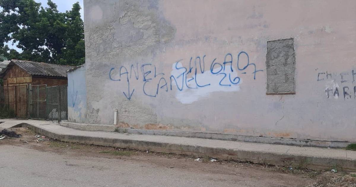 «Abajo Canel»: Así amanecieron varios edificios tras una protesta en La Habana