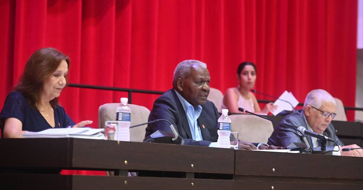 Esteban Lazo: «Todas estas leyes que estamos aprobando funcionarán si el pueblo las entiende y participa» – CiberCuba