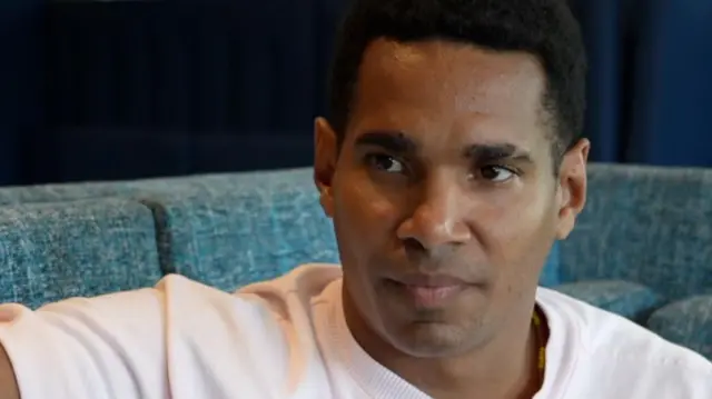 «En la cárcel descubrí que presos y guardias éramos víctimas de una cúpula que mantiene a Cuba secuestrada»: Luis Manuel Otero Alcántara, el artista que pasó 5 años en prisión – BBC