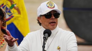 Petro es demandado por el ‘zar del contrabando’