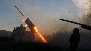 Rusia lanza ataque masivo contra infraestructura militar ucraniana