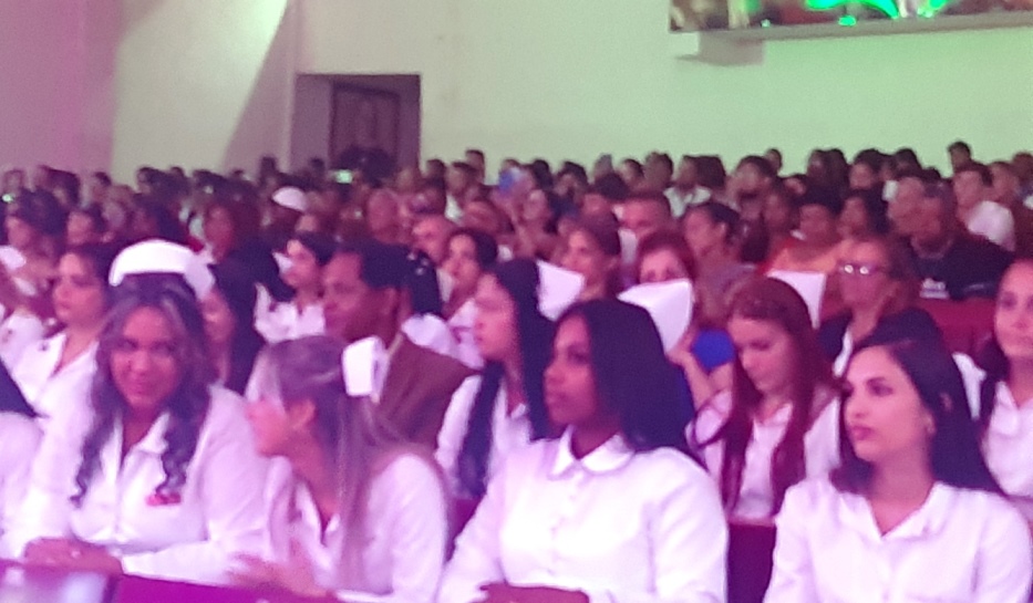 Suman 16 975 los profesionales graduados en la Universalidad de Ciencias Médicas de Cienfuegos