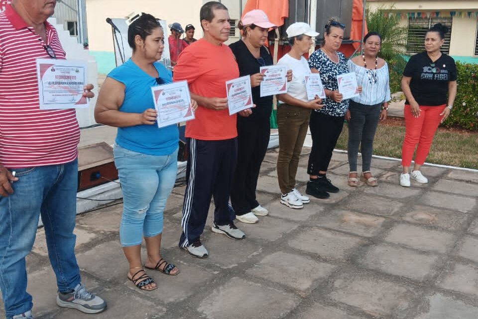 Jóvenes y trabajadores esmeraldenses reafirman su compromiso revolucionario en jornada patriótica (+ Fotos)