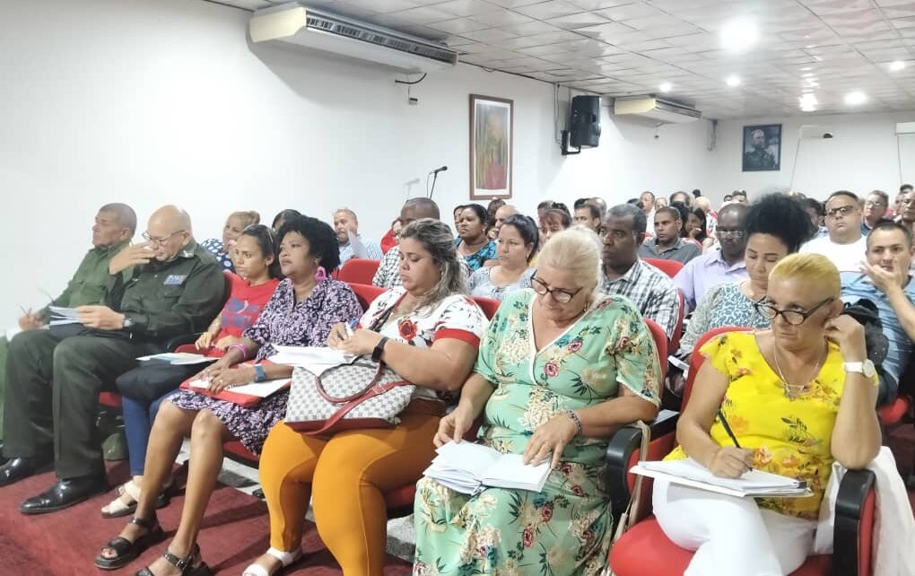 Analiza Pleno del Partido en Cienfuegos nuevas medidas económicas