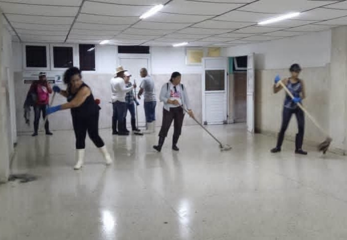Pineros apoyan higienización de instituciones