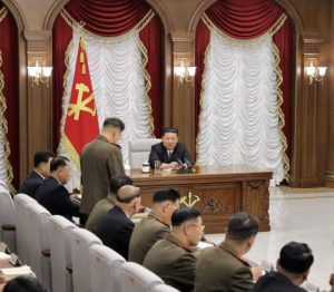 Kim Jong Un adopta medidas para fortalecer defensa de RPDC