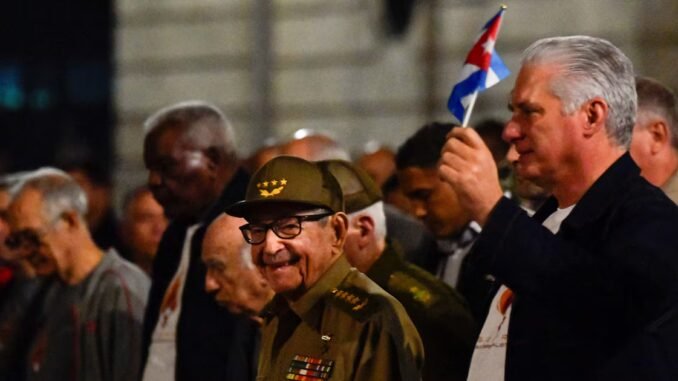 Exmilitares cubanos llaman al ejercito a romper con la familia Castro