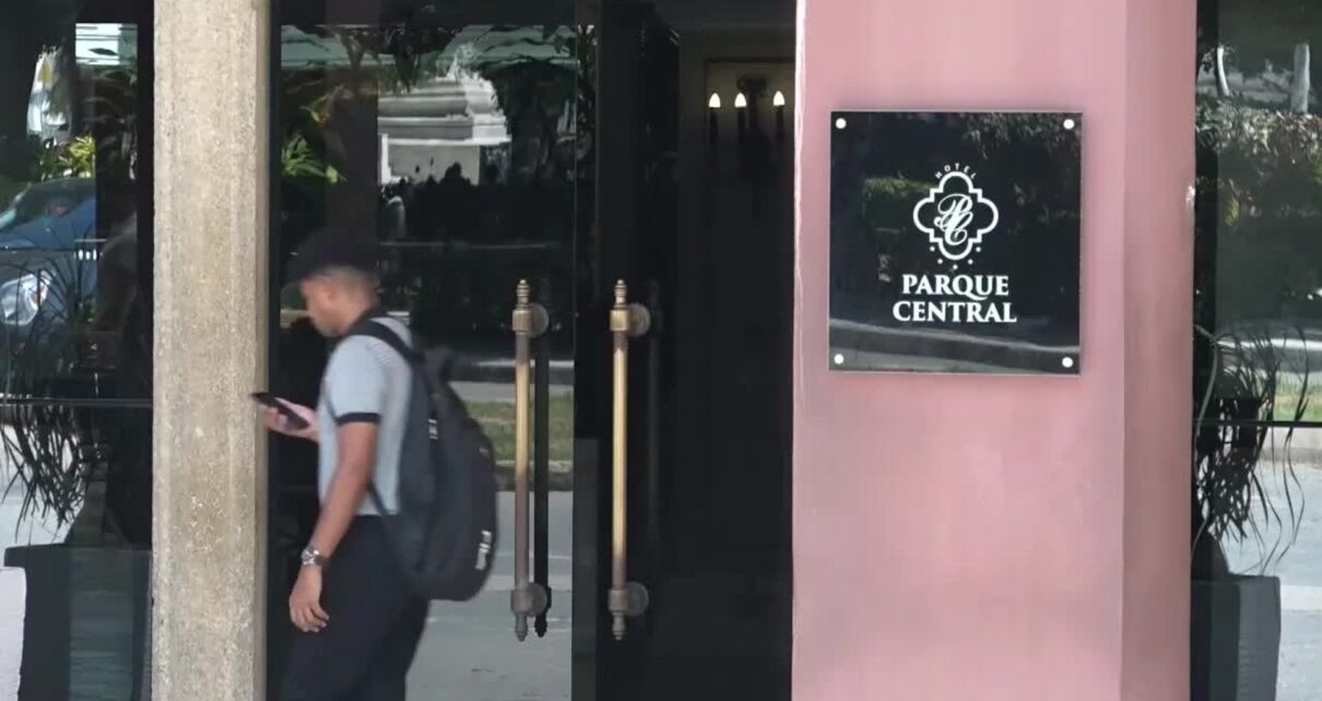 La hotelera española Meliá cesa toda su operativa en Cuba – ABC
