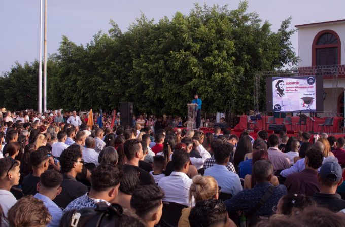 Universidad de Granma efectúa su graduación 47
