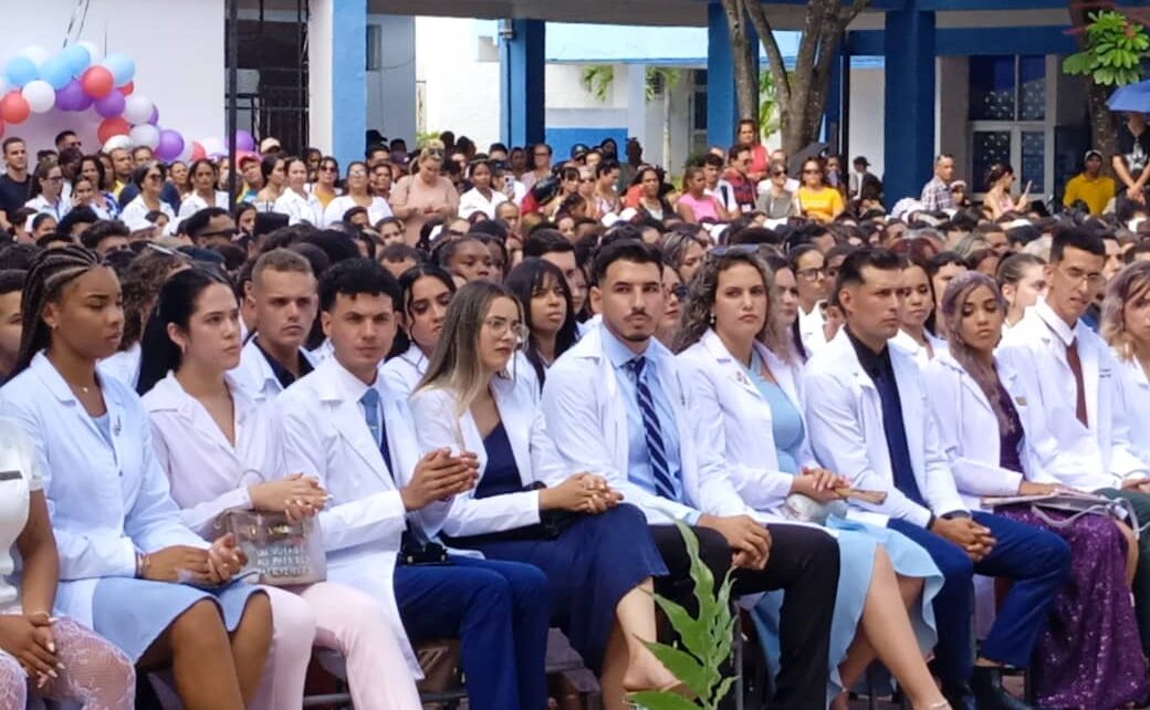 Realiza Universidad de Ciencias Médicas de Camagüey acto de graduación (+ Fotos)