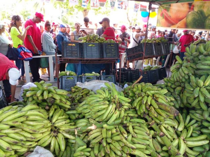 Realizan ferias integrales comerciales por el 26 de Julio