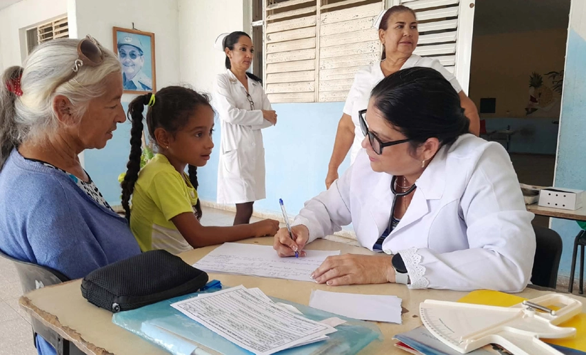 Velan en Holguín por calidad y seguridad en la atención pediátrica