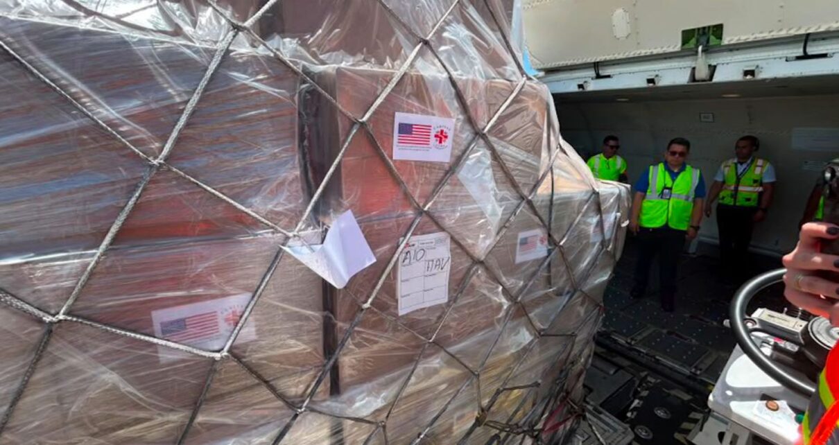 Llega a Cuba el primer vuelo de ayuda humanitaria de EE.UU. – CNN en Español