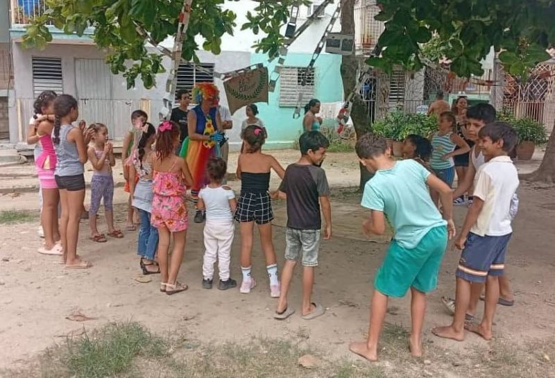 La biblioteca no está de vacaciones
