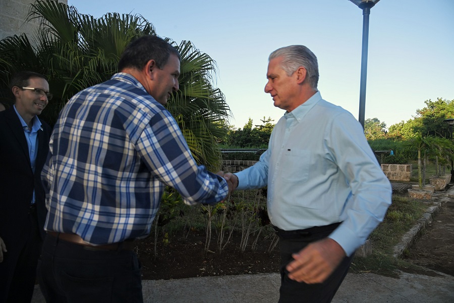 Presidente Díaz-Canel visita el Parque Científico Tecnológico de La Habana