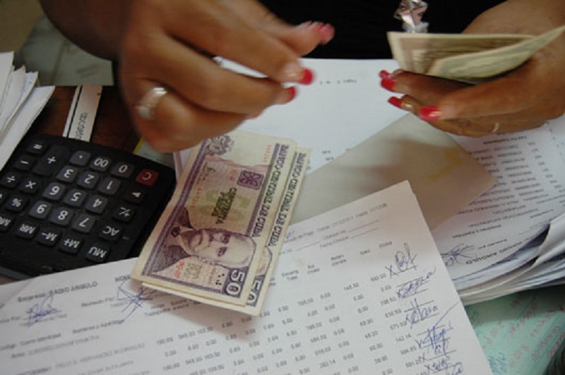 Bancarización entre súplicas