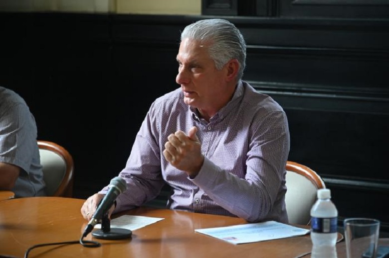 Díaz-Canel visita Consejos de Defensa Municipales de La Habana