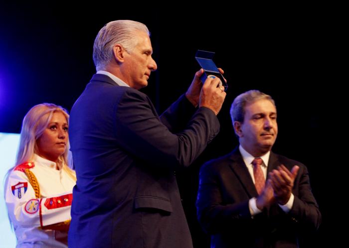 Asiste Díaz-Canel a la celebración por los 50 años del Ministerio de Educación Superior